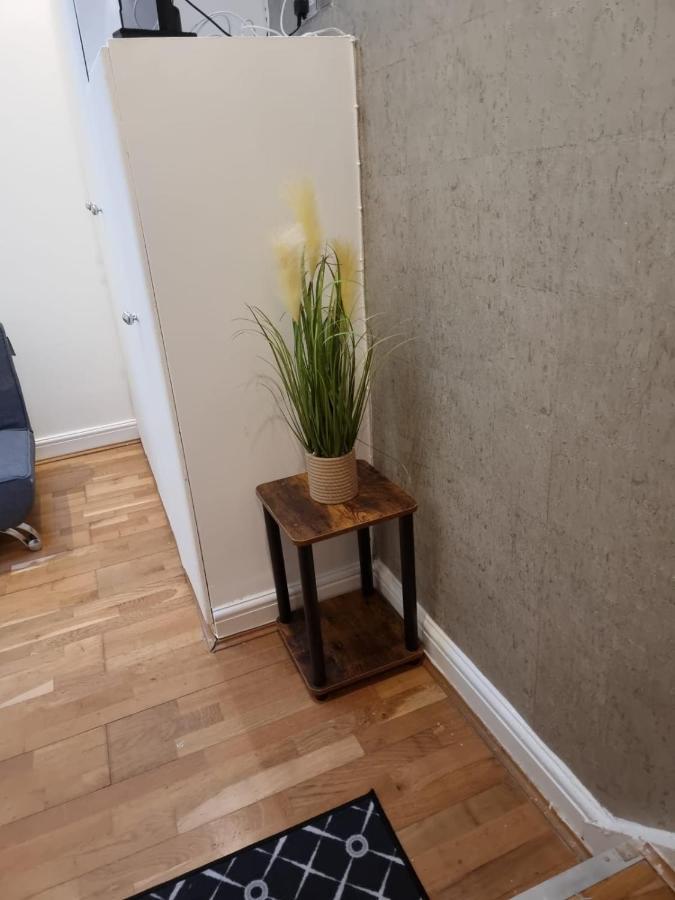 Ferienwohnung F1-Basement Studio Fits 3 Near Paddington London Exterior foto